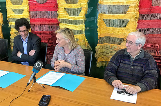 Ir a la noticia Firmamos un convenio con la Fundación Guru para financiar un microbús para los afectados por autismo