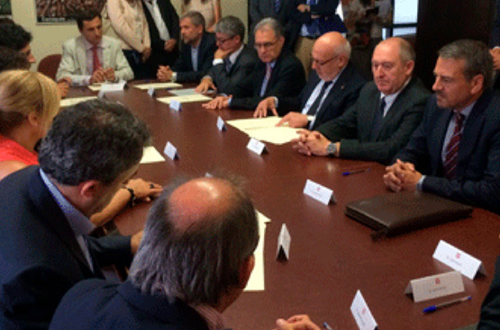 Ir a la noticia SOREA i empreses participades signen convenis per seguir garantint ajuts a persones vulnerables