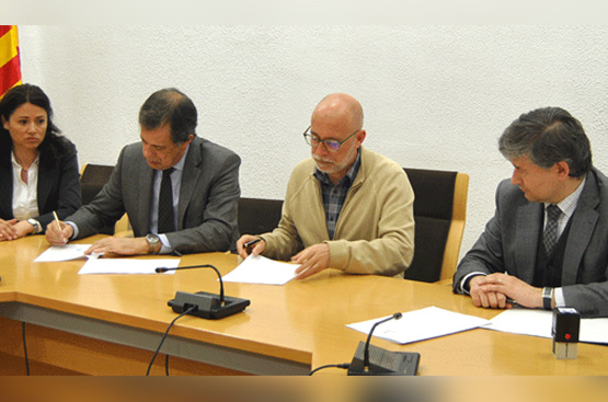Ir a la noticia Signatura d'un fons social entre l'Ajuntament de Sant Celoni i SOREA